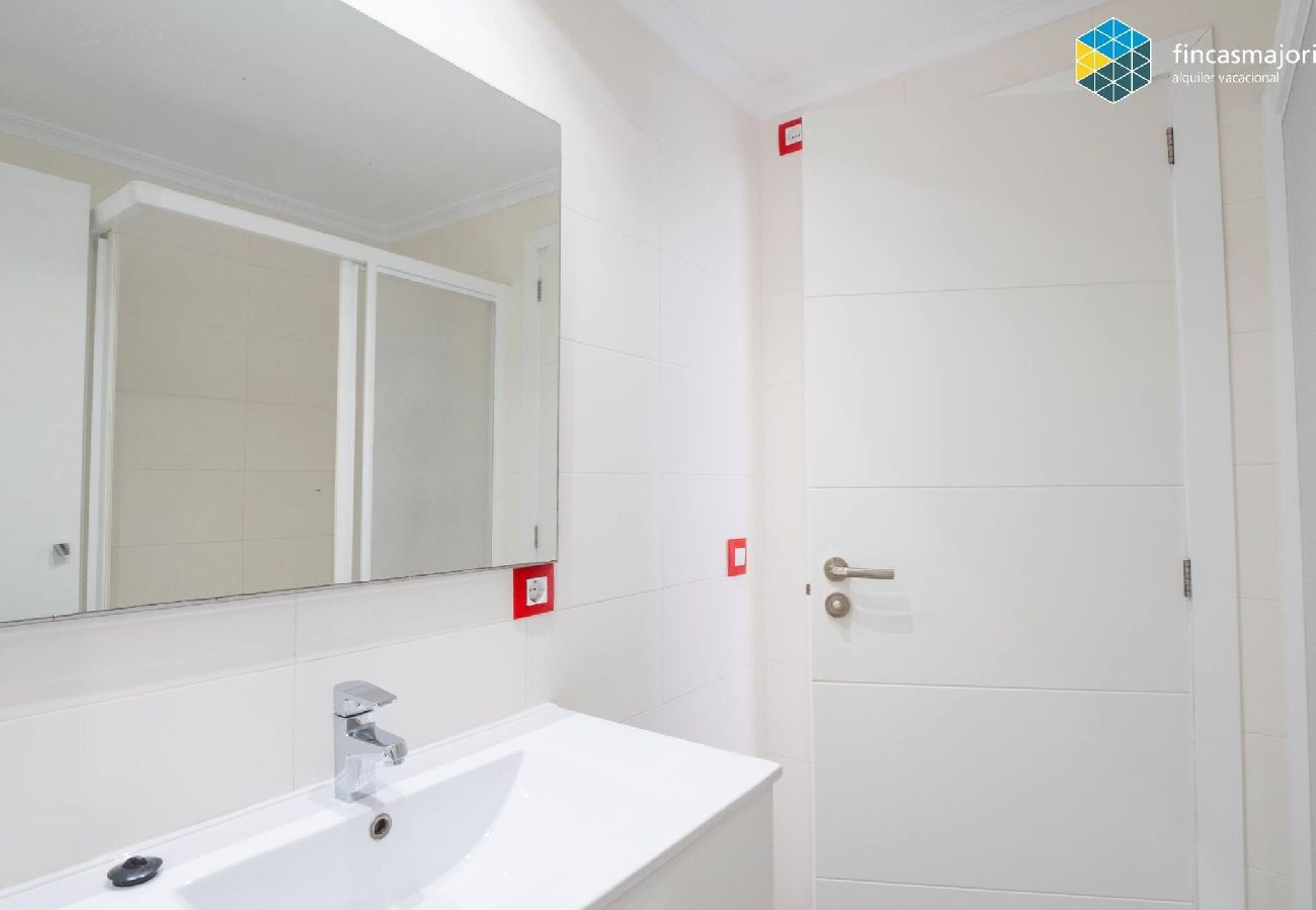 Apartment in S'Illot - Apartamento Antic 302 Pax 4