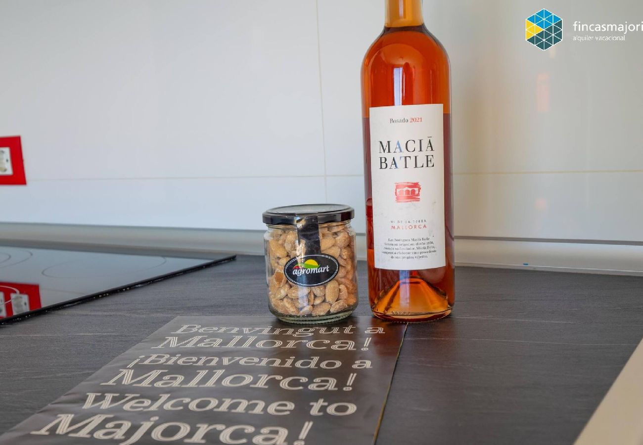 Apartment in S'Illot - Apartamento Antic 302 Pax 4