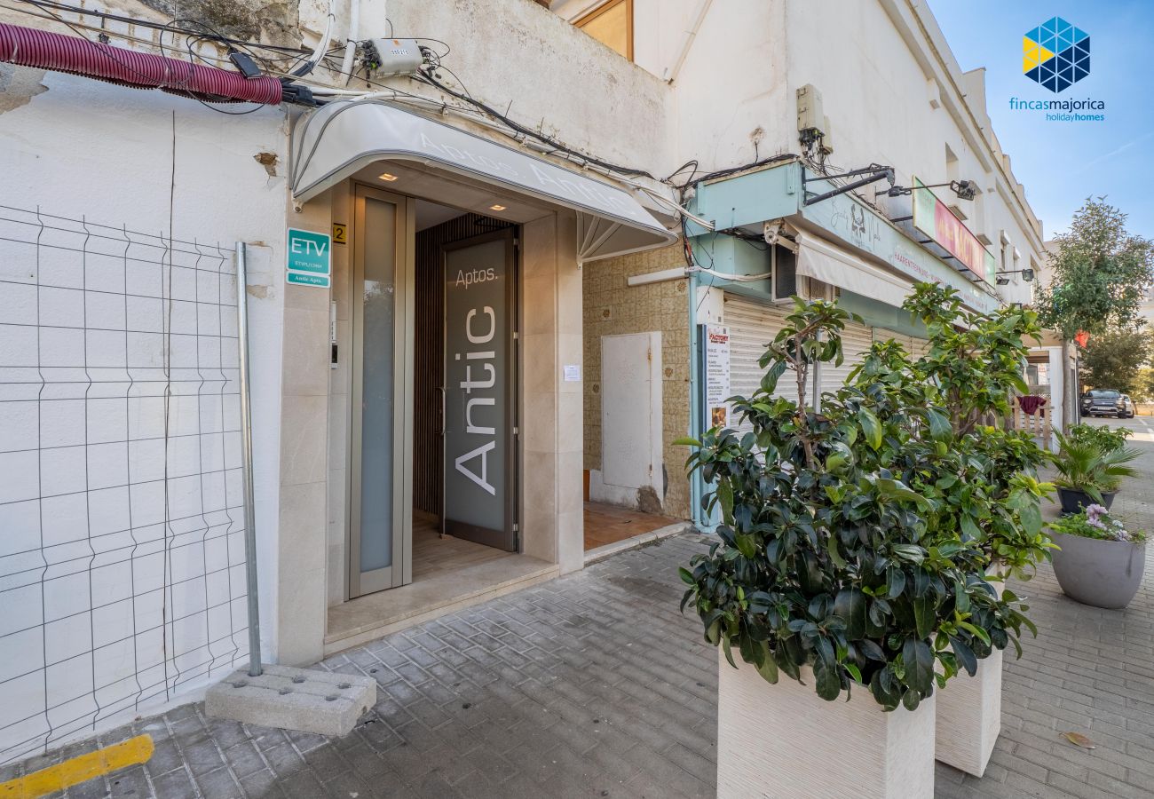 Apartment in S'Illot - Apartamento Antic 302 Pax 4