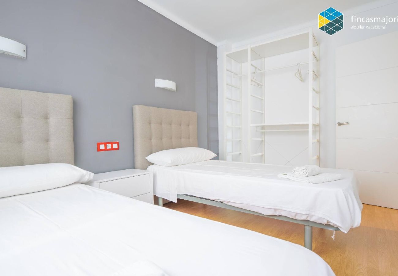 Apartment in S'Illot - Apartamento Antic 202 Pax 4