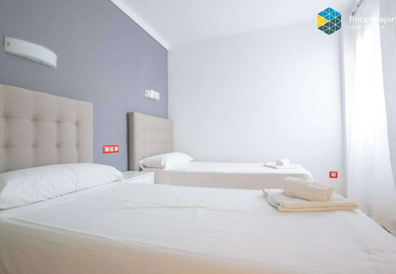 Apartment in S'Illot - Apartamento Antic 202 Pax 4