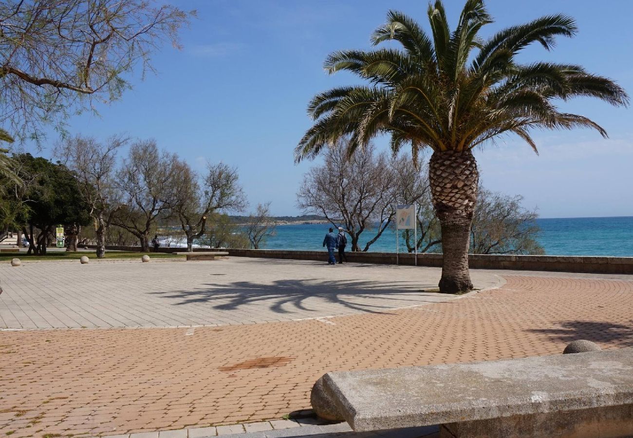 Apartment in S'Illot - Apartamento Antic 201 Pax 4