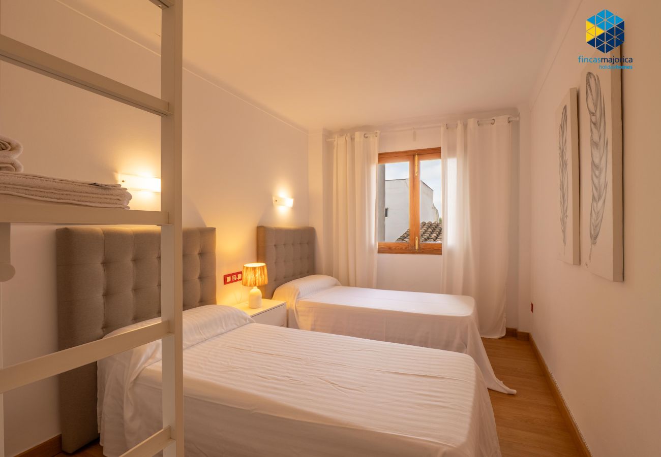 Apartment in S'Illot - Apartamento Antic 201 Pax 4