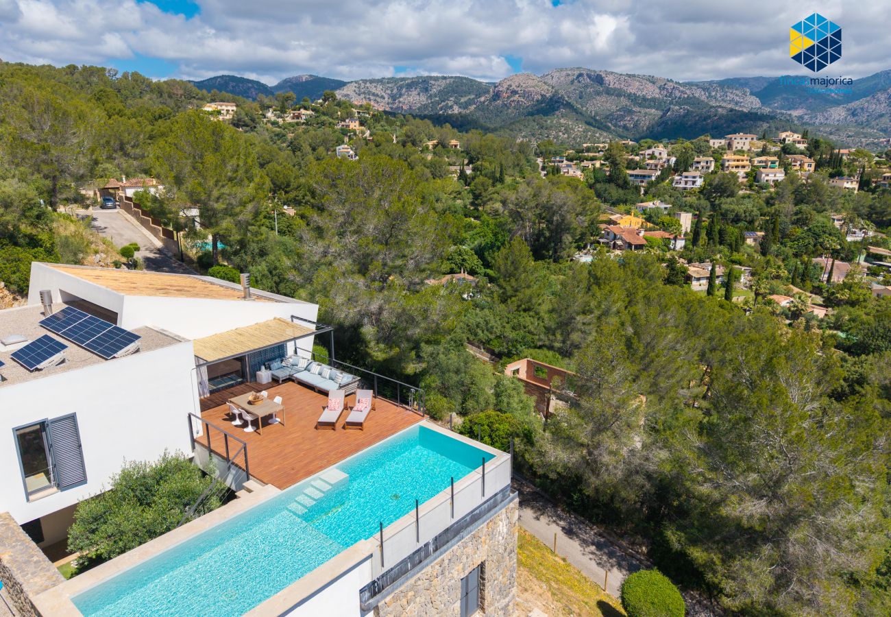 Rural house with swimming pool in Esporles